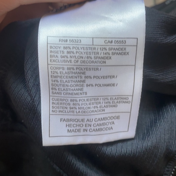 Nike Dri-Fit Hook and Eye Clasped Tank - Picture 3 of 3